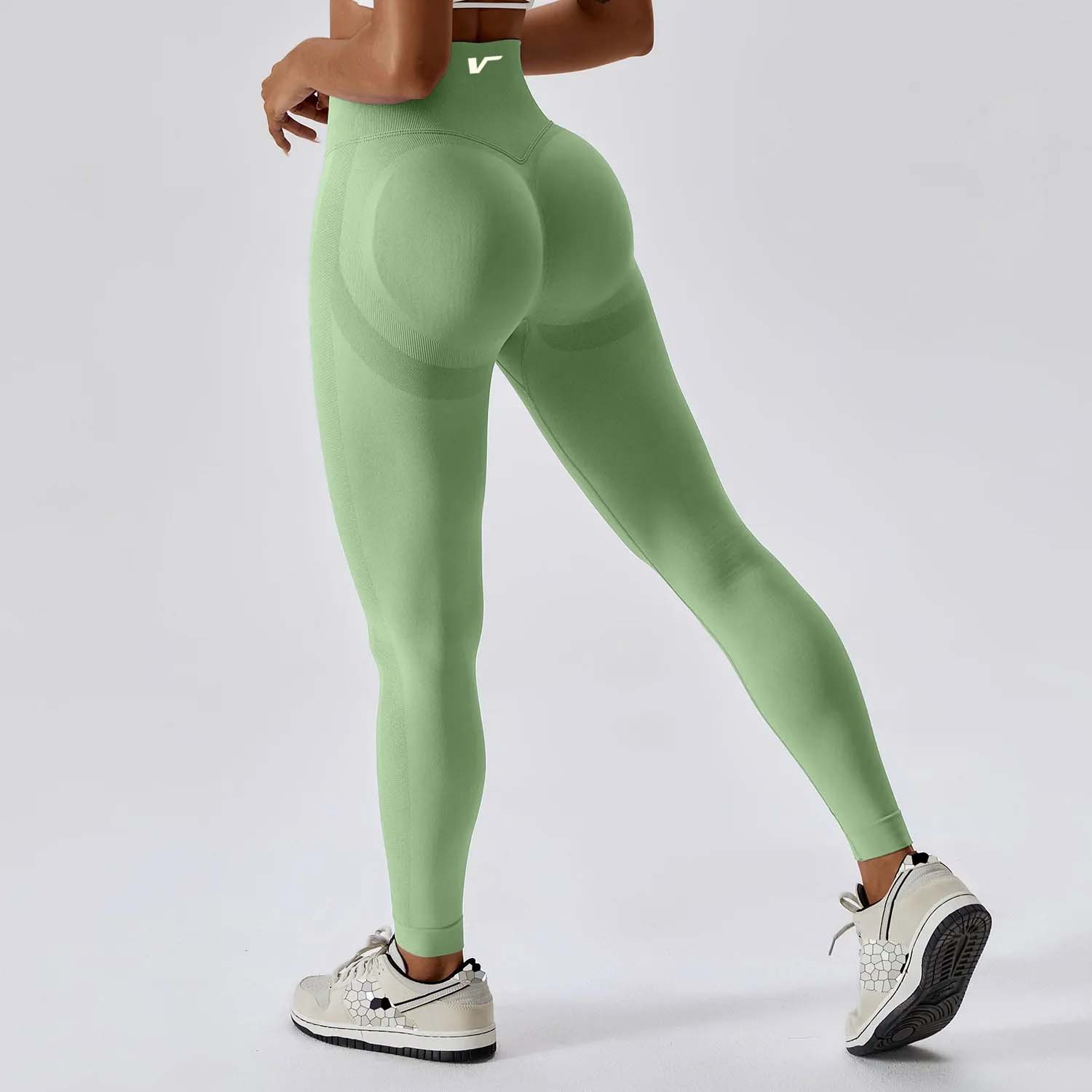 سيرفا  ليقنز
